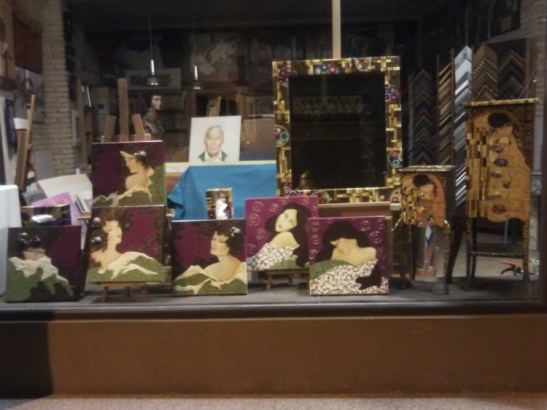 escaparate Klim noche.